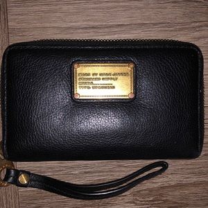 Marc by Marc Jacobs wristlet